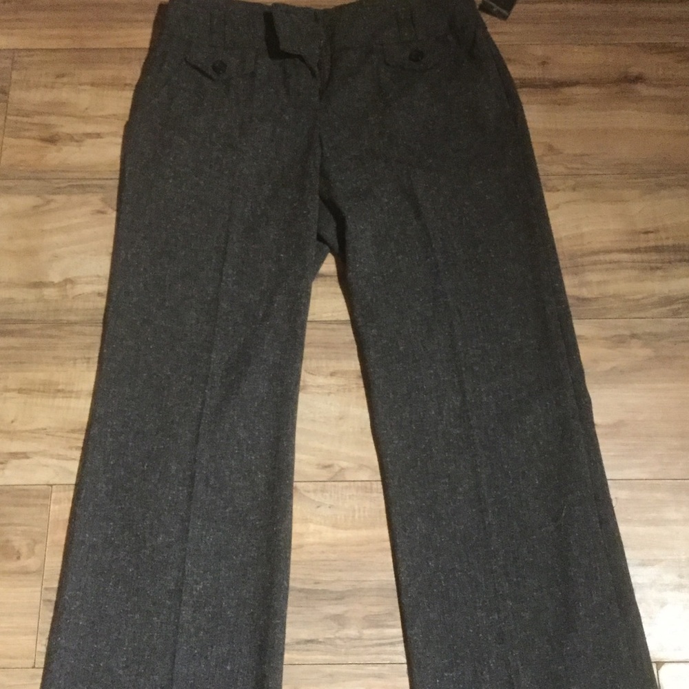 Darjoni Signature fit grey slacks.